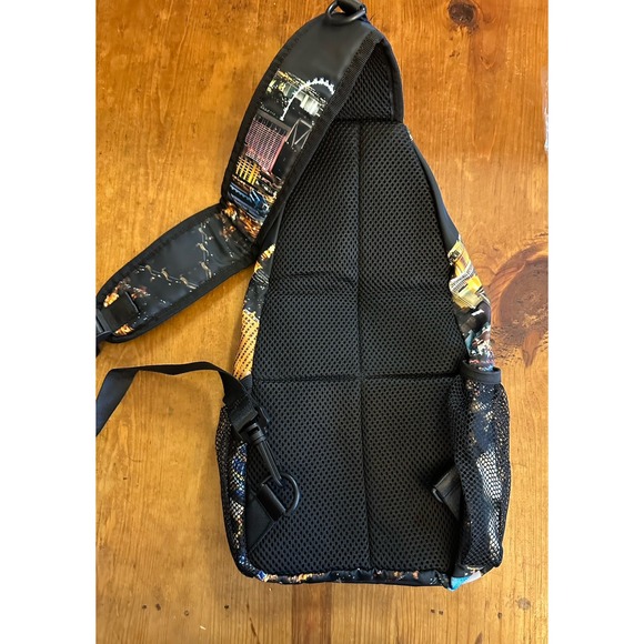 Las Vegas Skyline Landmarks Sling Shoulder Bag - Picture 2 of 5